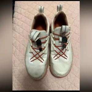 OnCloud Sneakers - Size 5.5 - worn a handful of times!